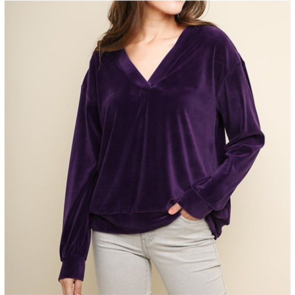 2 LEFT Umgee Velvet Pullover Sweater